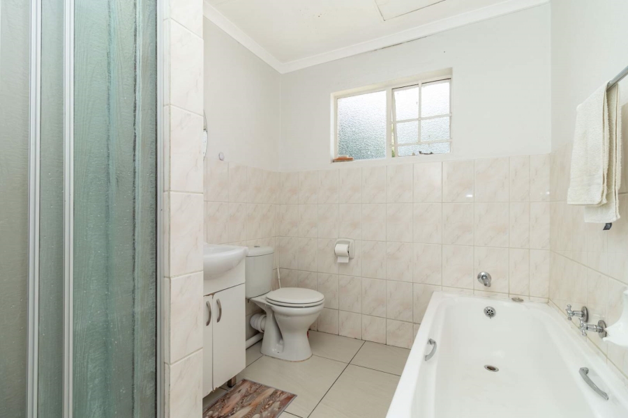 2 Bedroom Property for Sale in Vorna Valley Gauteng