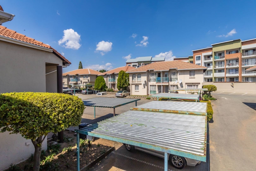 2 Bedroom Property for Sale in Vorna Valley Gauteng