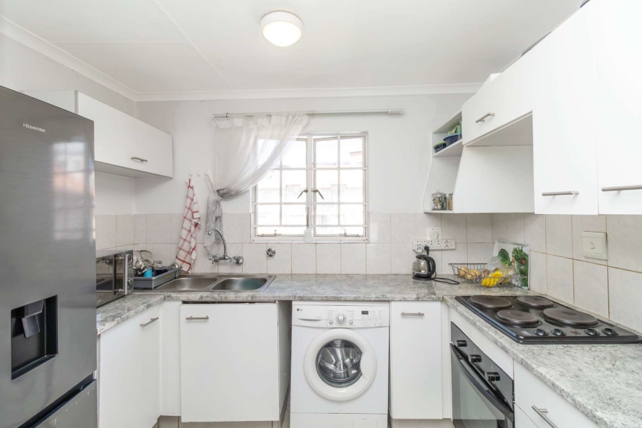 2 Bedroom Property for Sale in Vorna Valley Gauteng