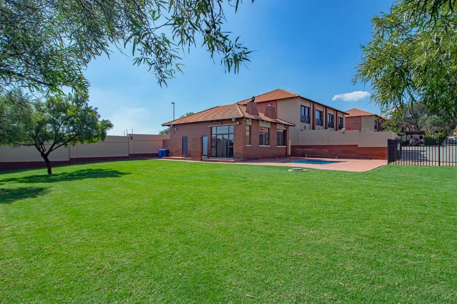 2 Bedroom Property for Sale in Pretorius Park Gauteng