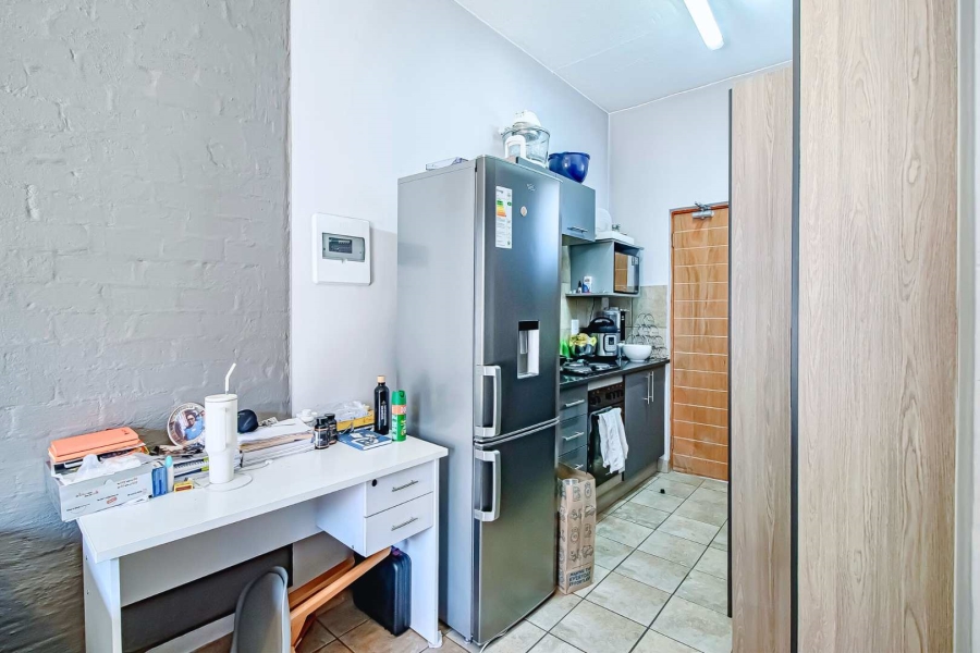 2 Bedroom Property for Sale in Rooihuiskraal North Gauteng