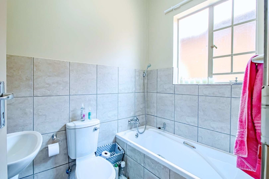 3 Bedroom Property for Sale in Annlin Gauteng