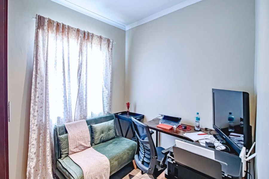 3 Bedroom Property for Sale in Annlin Gauteng