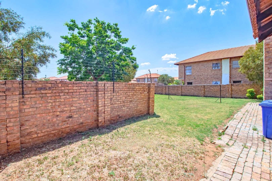 3 Bedroom Property for Sale in Annlin Gauteng