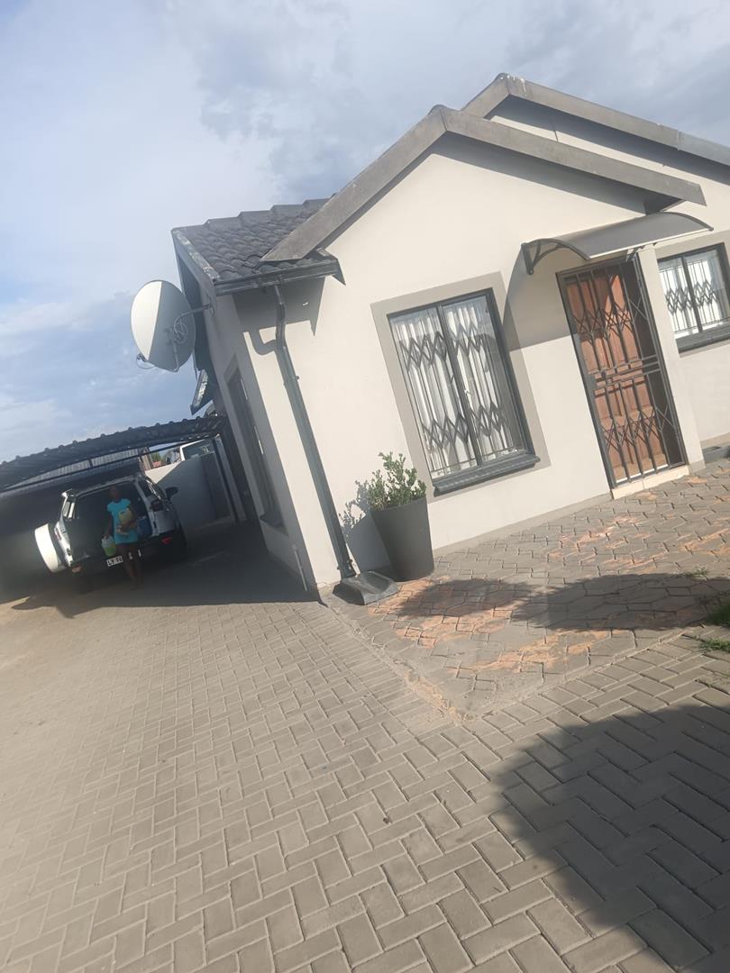 3 Bedroom Property for Sale in Nkwe Estate Gauteng