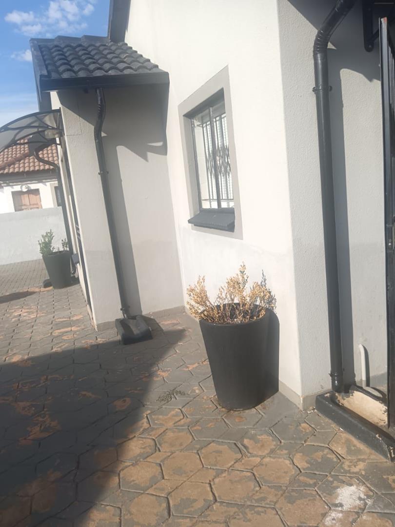 3 Bedroom Property for Sale in Nkwe Estate Gauteng