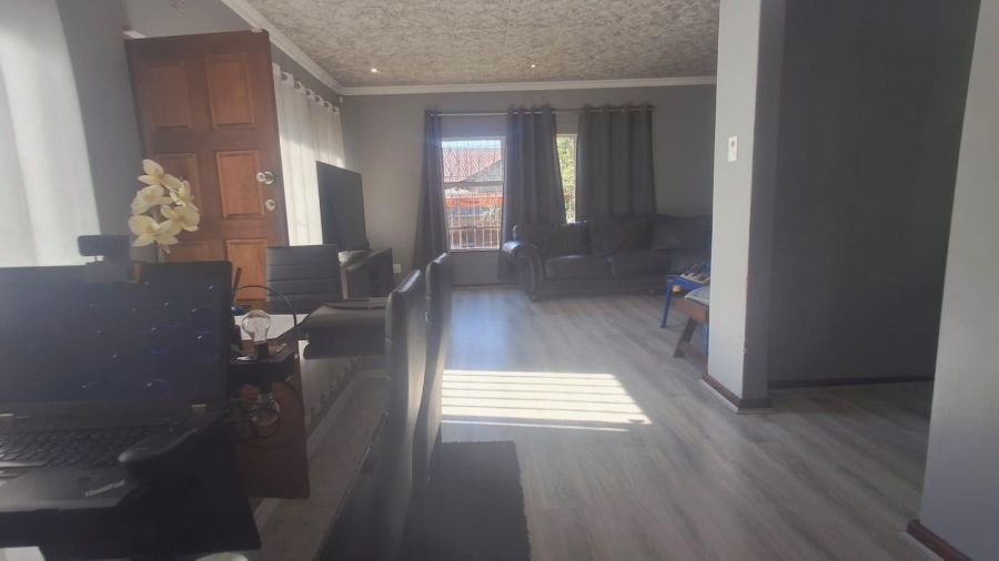 3 Bedroom Property for Sale in Gosforth Park Gauteng