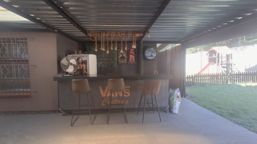 3 Bedroom Property for Sale in Gosforth Park Gauteng