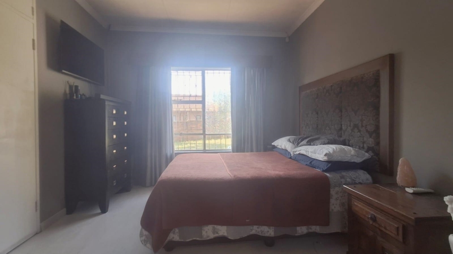 3 Bedroom Property for Sale in Gosforth Park Gauteng