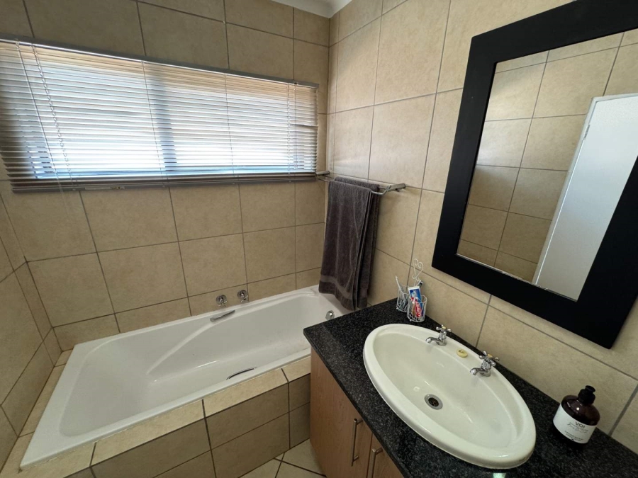 2 Bedroom Property for Sale in Meyersdal Gauteng