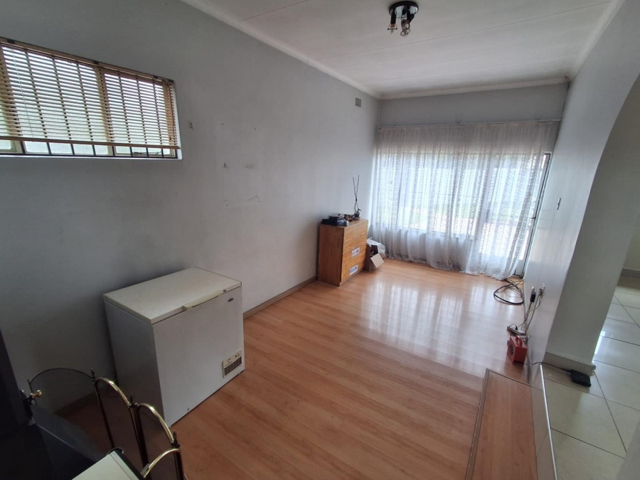 5 Bedroom Property for Sale in Brackendowns Gauteng