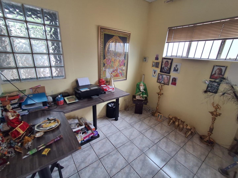 5 Bedroom Property for Sale in Brackendowns Gauteng