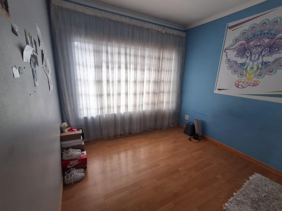 5 Bedroom Property for Sale in Brackendowns Gauteng