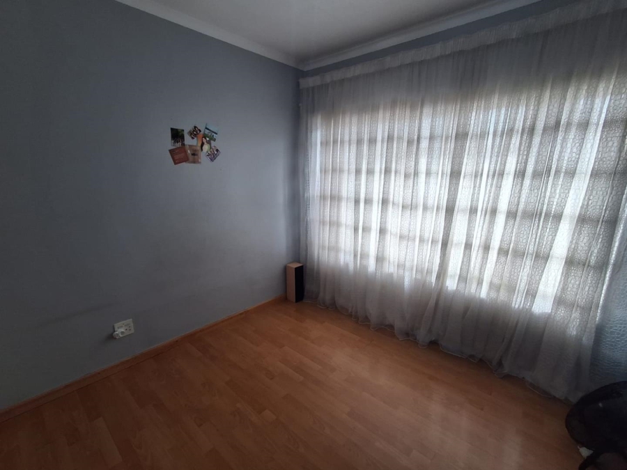 5 Bedroom Property for Sale in Brackendowns Gauteng