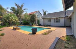 4 Bedroom Property for Sale in Brackendowns Gauteng