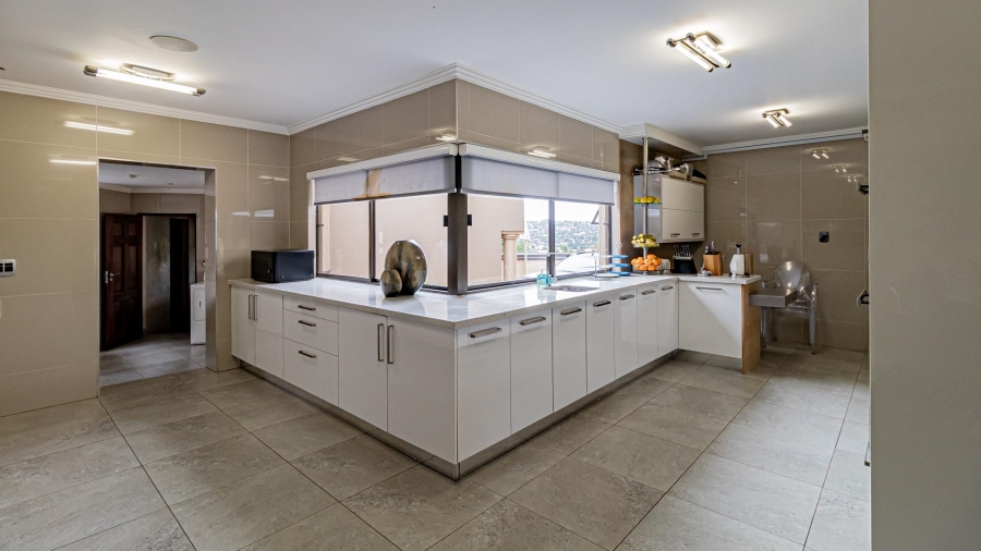 To Let 4 Bedroom Property for Rent in Roodekrans Ext 9 Gauteng