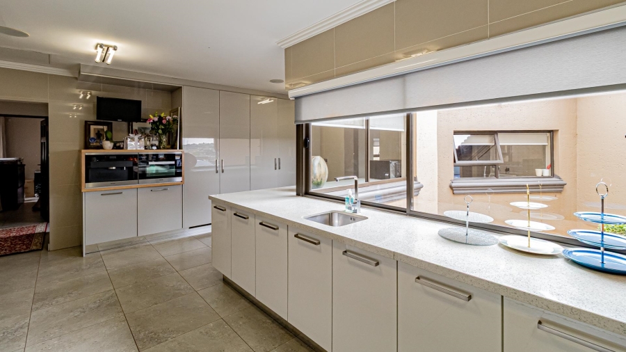 To Let 4 Bedroom Property for Rent in Roodekrans Ext 9 Gauteng