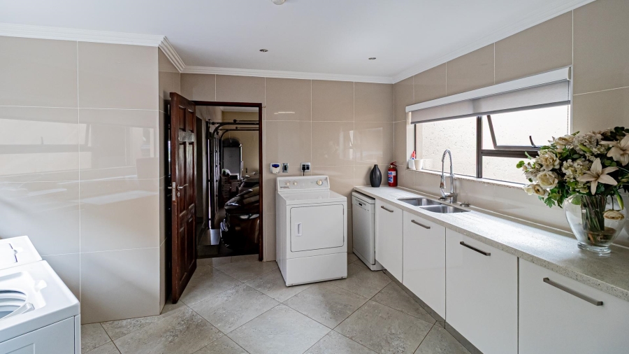 To Let 4 Bedroom Property for Rent in Roodekrans Ext 9 Gauteng