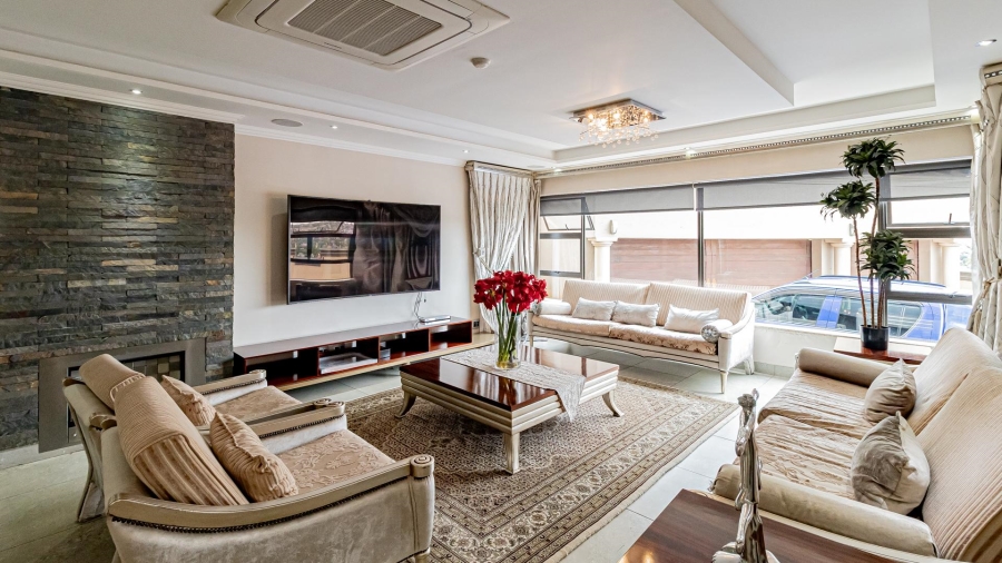 To Let 4 Bedroom Property for Rent in Roodekrans Ext 9 Gauteng