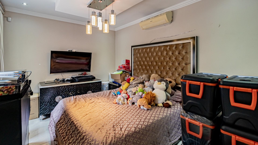 To Let 4 Bedroom Property for Rent in Roodekrans Ext 9 Gauteng