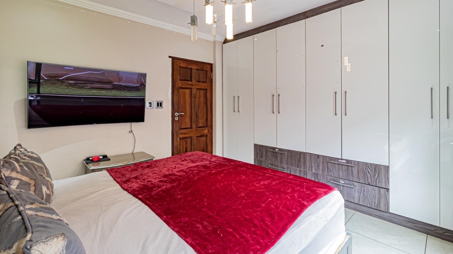 To Let 4 Bedroom Property for Rent in Roodekrans Ext 9 Gauteng