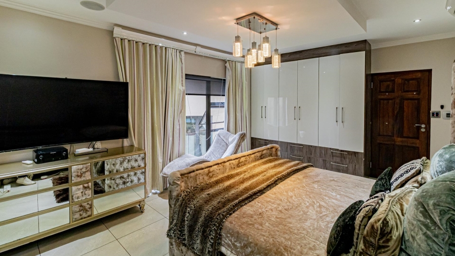 To Let 4 Bedroom Property for Rent in Roodekrans Ext 9 Gauteng