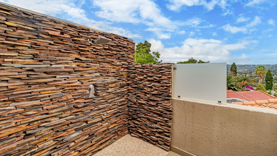 To Let 4 Bedroom Property for Rent in Roodekrans Ext 9 Gauteng