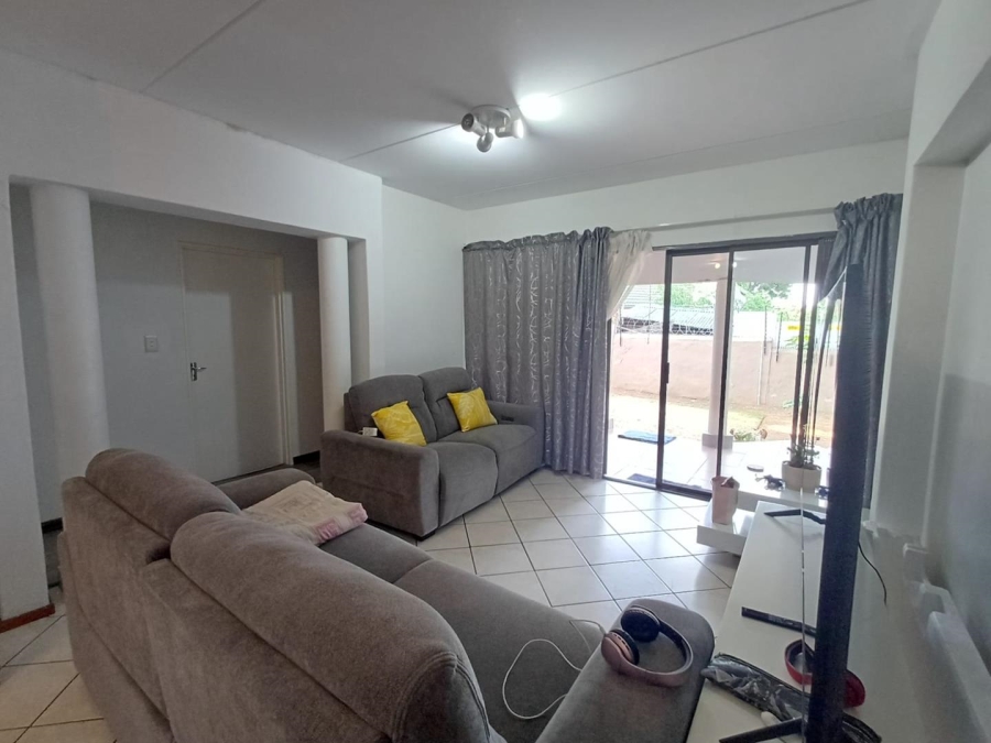 To Let 3 Bedroom Property for Rent in Northwold Gauteng