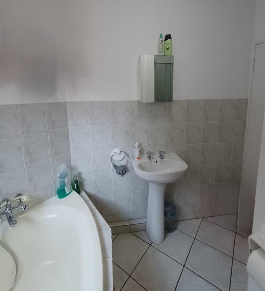 To Let 3 Bedroom Property for Rent in Northwold Gauteng