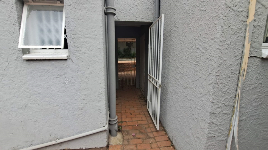 To Let 1 Bedroom Property for Rent in Blairgowrie Gauteng