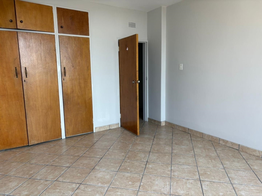 To Let 2 Bedroom Property for Rent in Constantia Kloof Gauteng