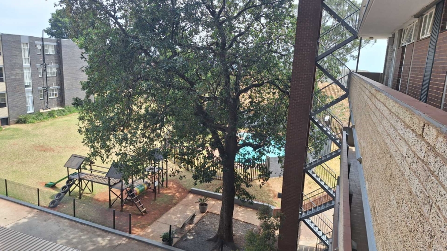 To Let 2 Bedroom Property for Rent in Constantia Kloof Gauteng