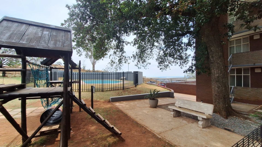 To Let 2 Bedroom Property for Rent in Constantia Kloof Gauteng