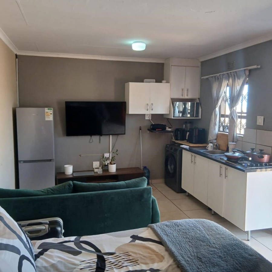 3 Bedroom Property for Sale in Clayville Gauteng