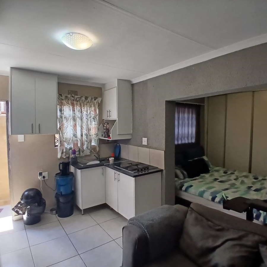 3 Bedroom Property for Sale in Clayville Gauteng