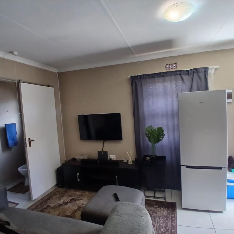 3 Bedroom Property for Sale in Clayville Gauteng