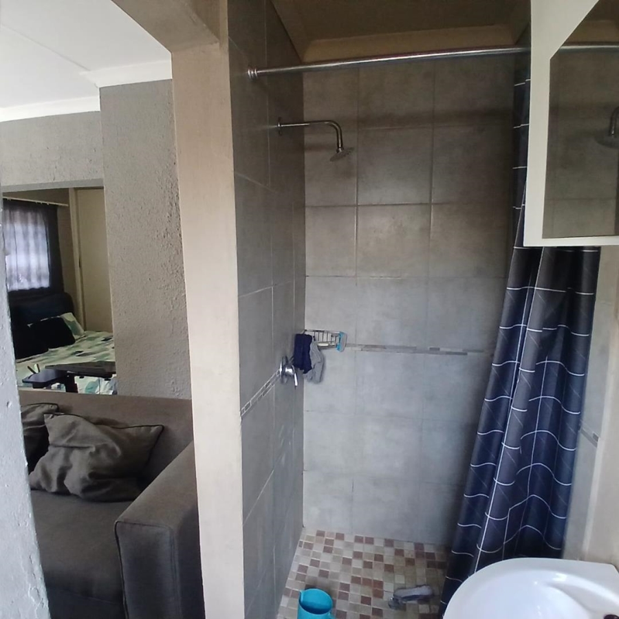 3 Bedroom Property for Sale in Clayville Gauteng