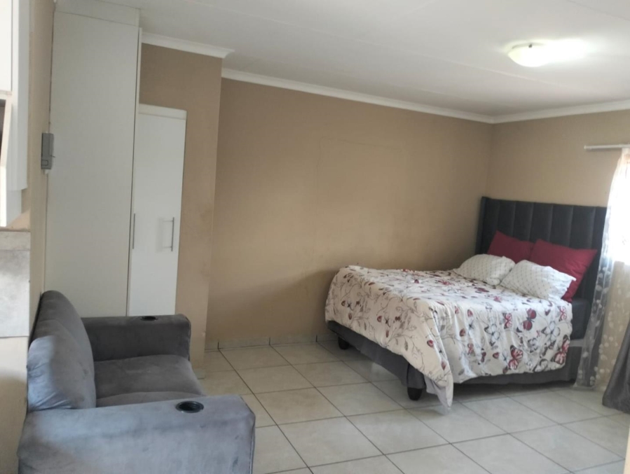 3 Bedroom Property for Sale in Clayville Gauteng