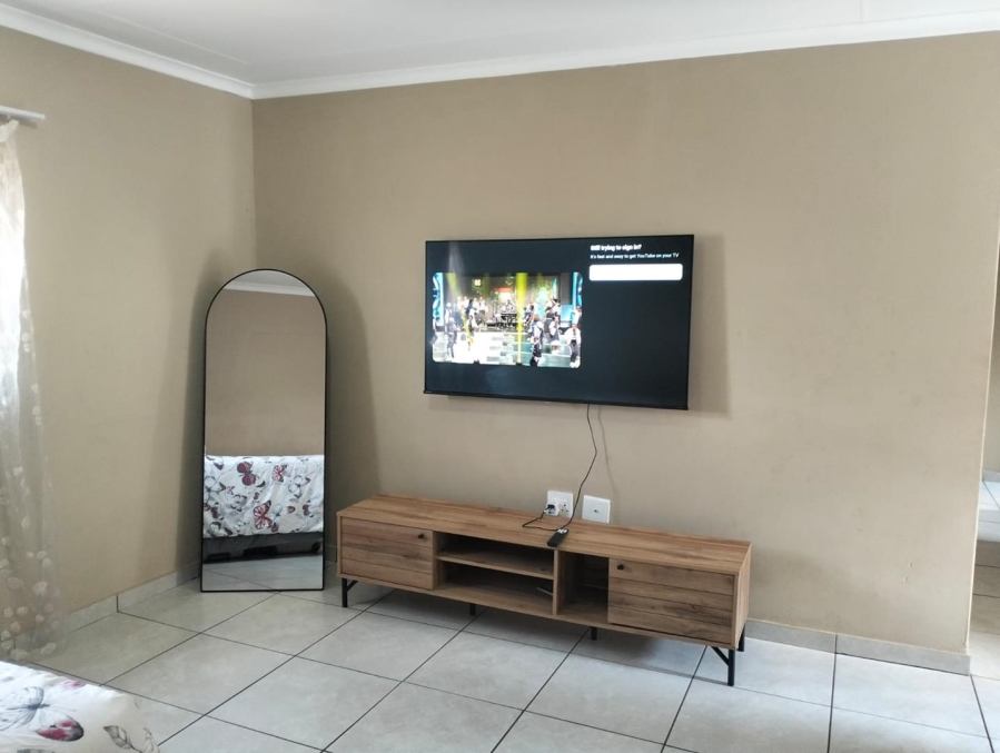 3 Bedroom Property for Sale in Clayville Gauteng