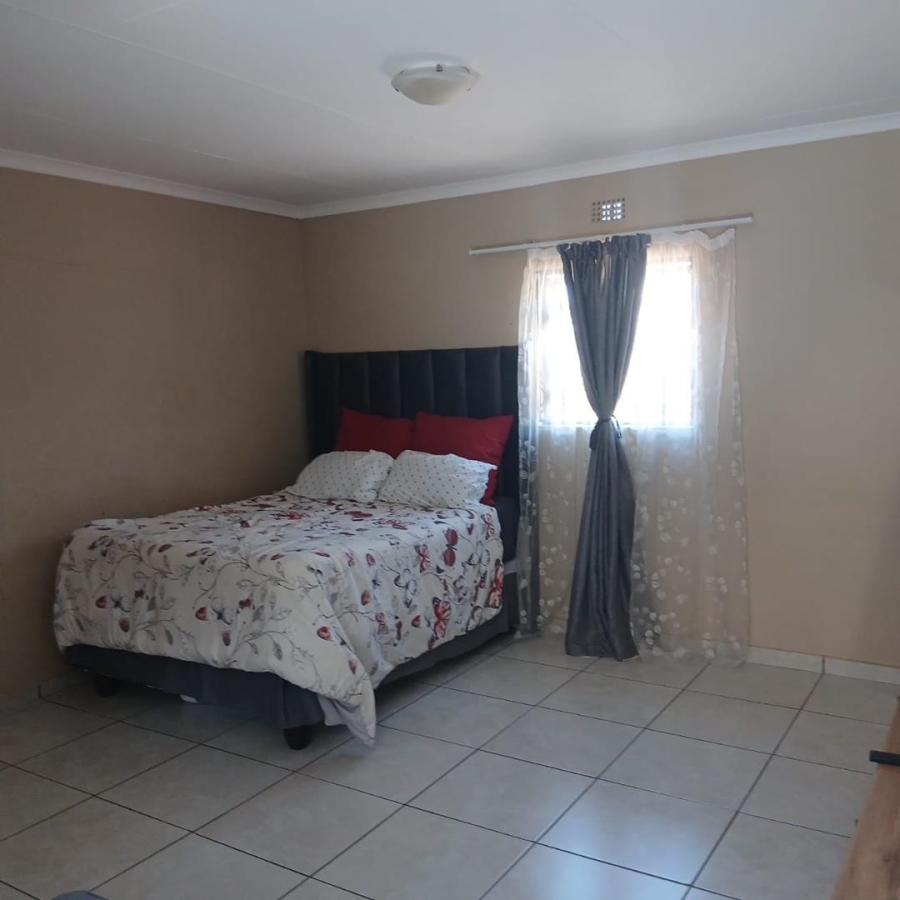 3 Bedroom Property for Sale in Clayville Gauteng