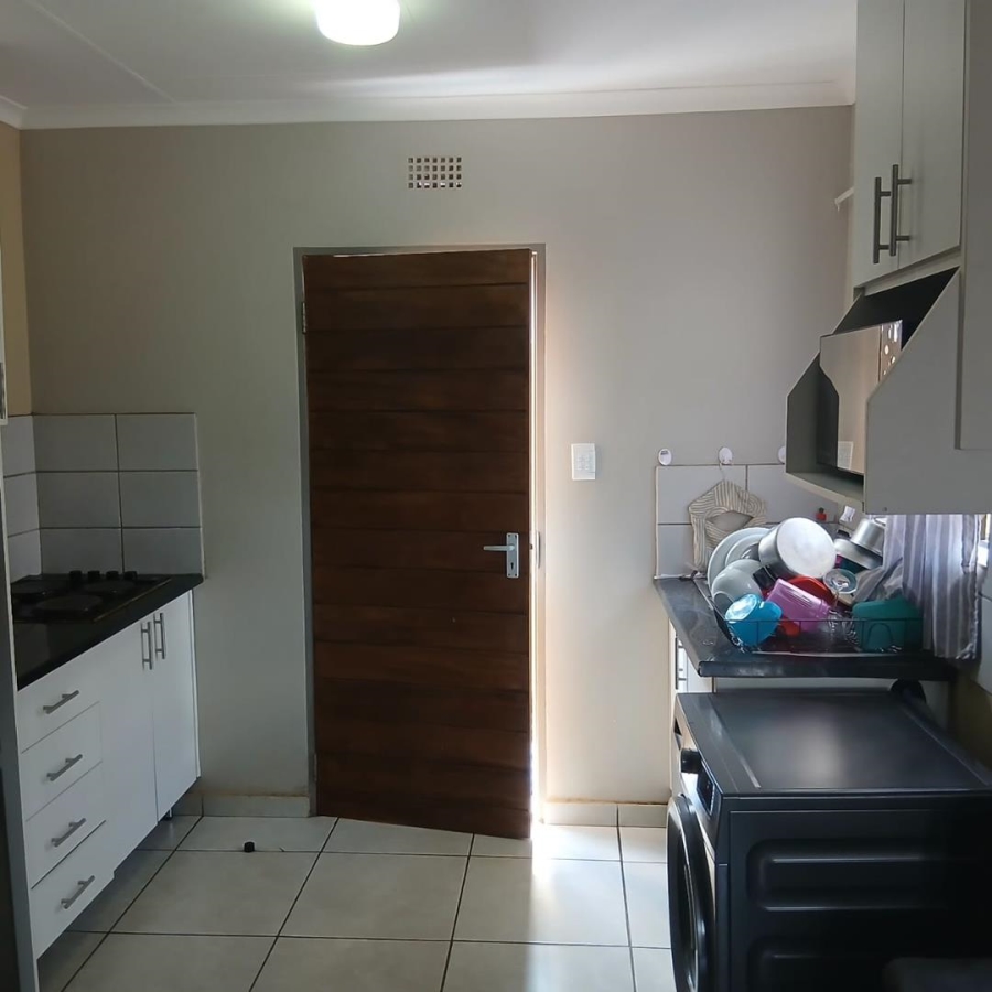 3 Bedroom Property for Sale in Clayville Gauteng