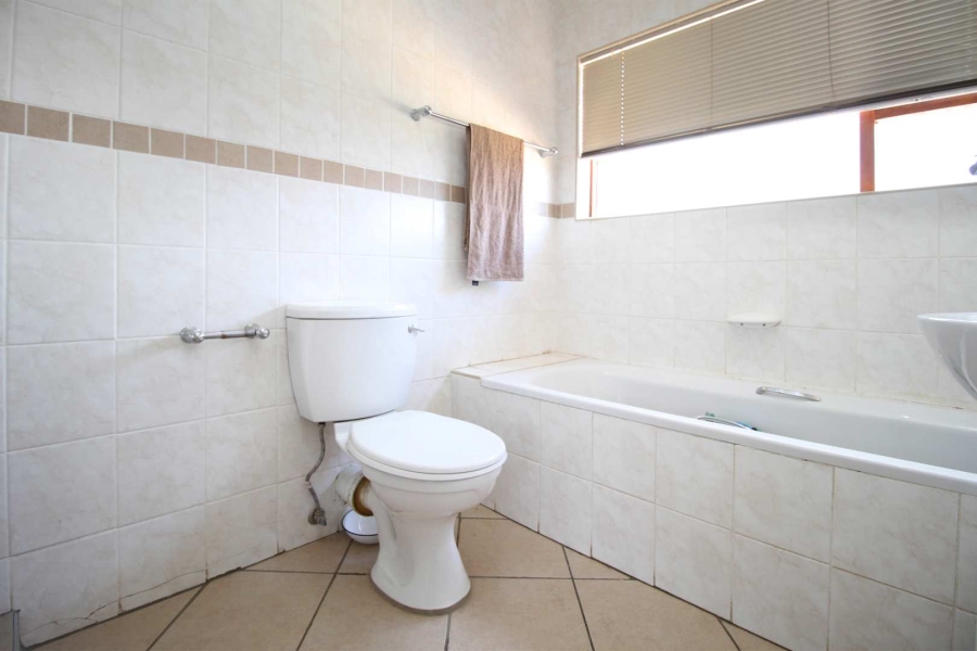 3 Bedroom Property for Sale in Greenhills Gauteng