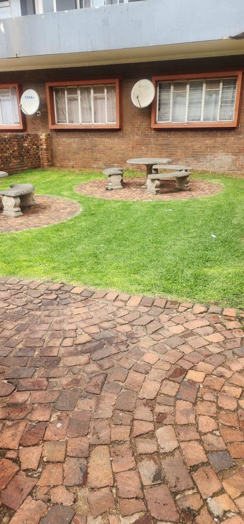 1 Bedroom Property for Sale in Benoni AH Gauteng