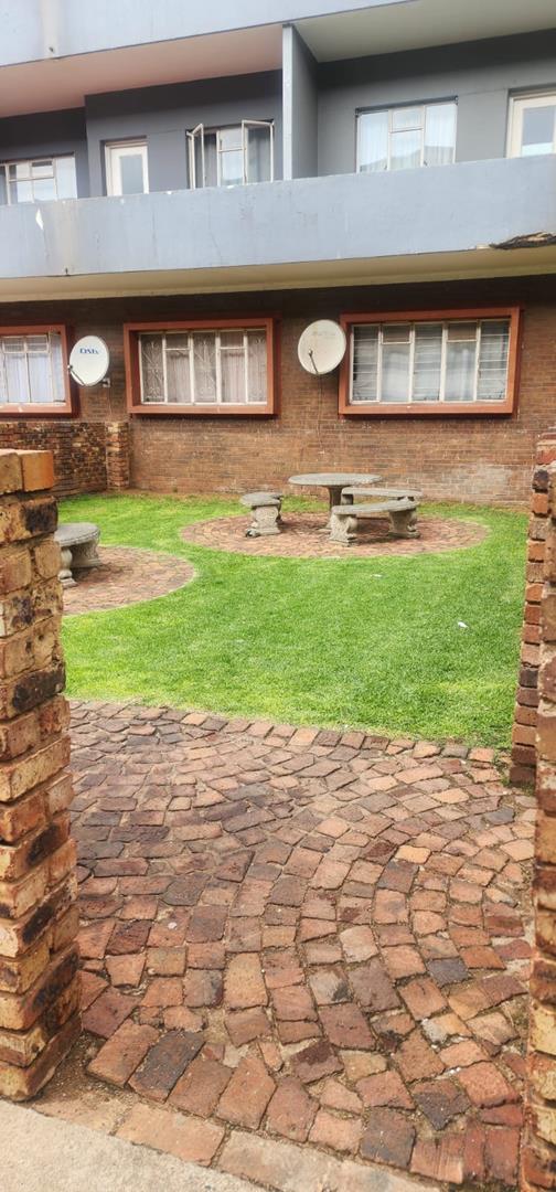 1 Bedroom Property for Sale in Benoni AH Gauteng