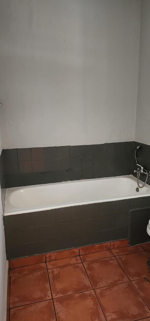 1 Bedroom Property for Sale in Benoni AH Gauteng