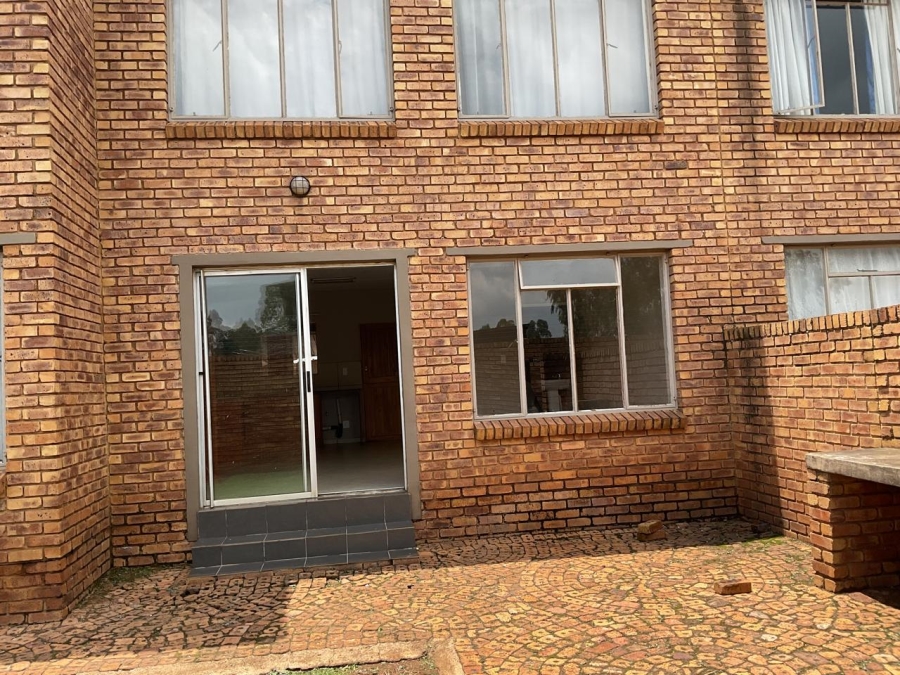 1 Bedroom Property for Sale in Krugersrus Gauteng