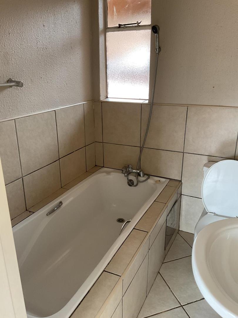 1 Bedroom Property for Sale in Krugersrus Gauteng