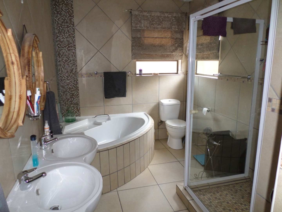 3 Bedroom Property for Sale in Brentwood Gauteng