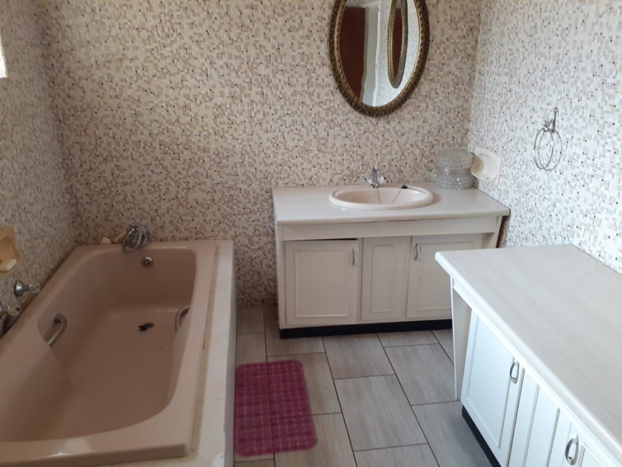 8 Bedroom Property for Sale in Kempton Park Gauteng