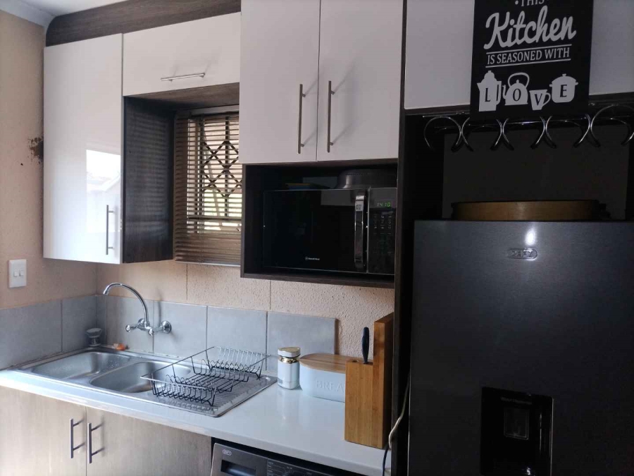 2 Bedroom Property for Sale in Savanna City Gauteng